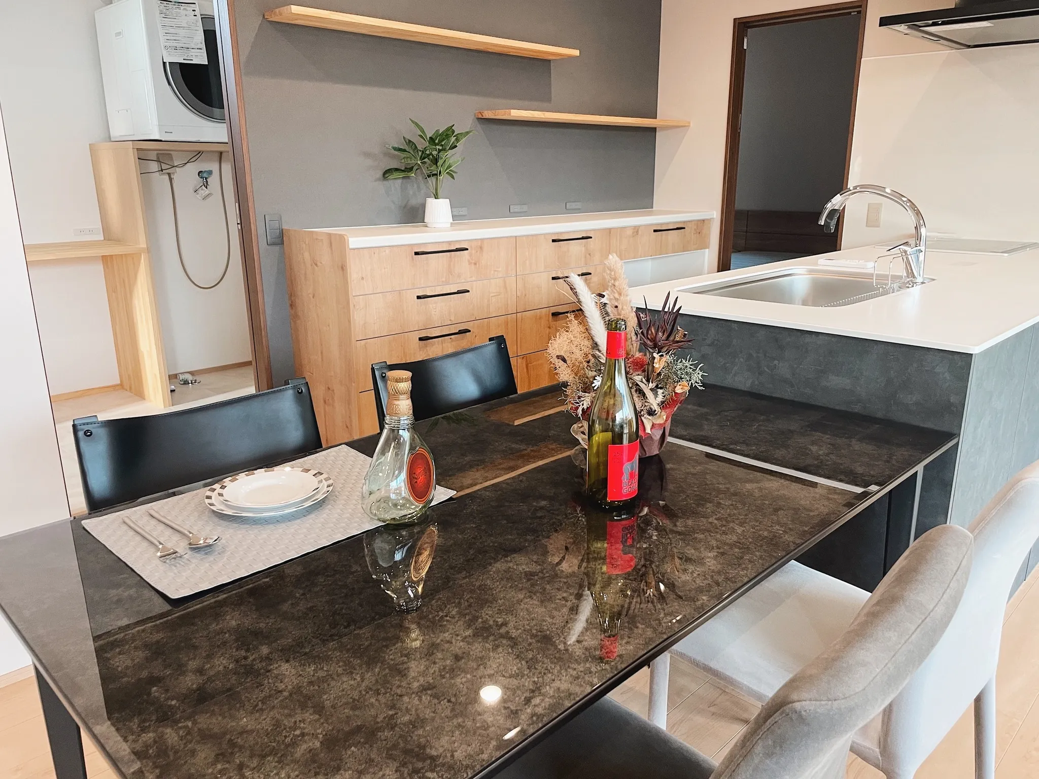 【納品事例】 福岡県上毛町の新築に家具・雑貨一式をコーディネ...