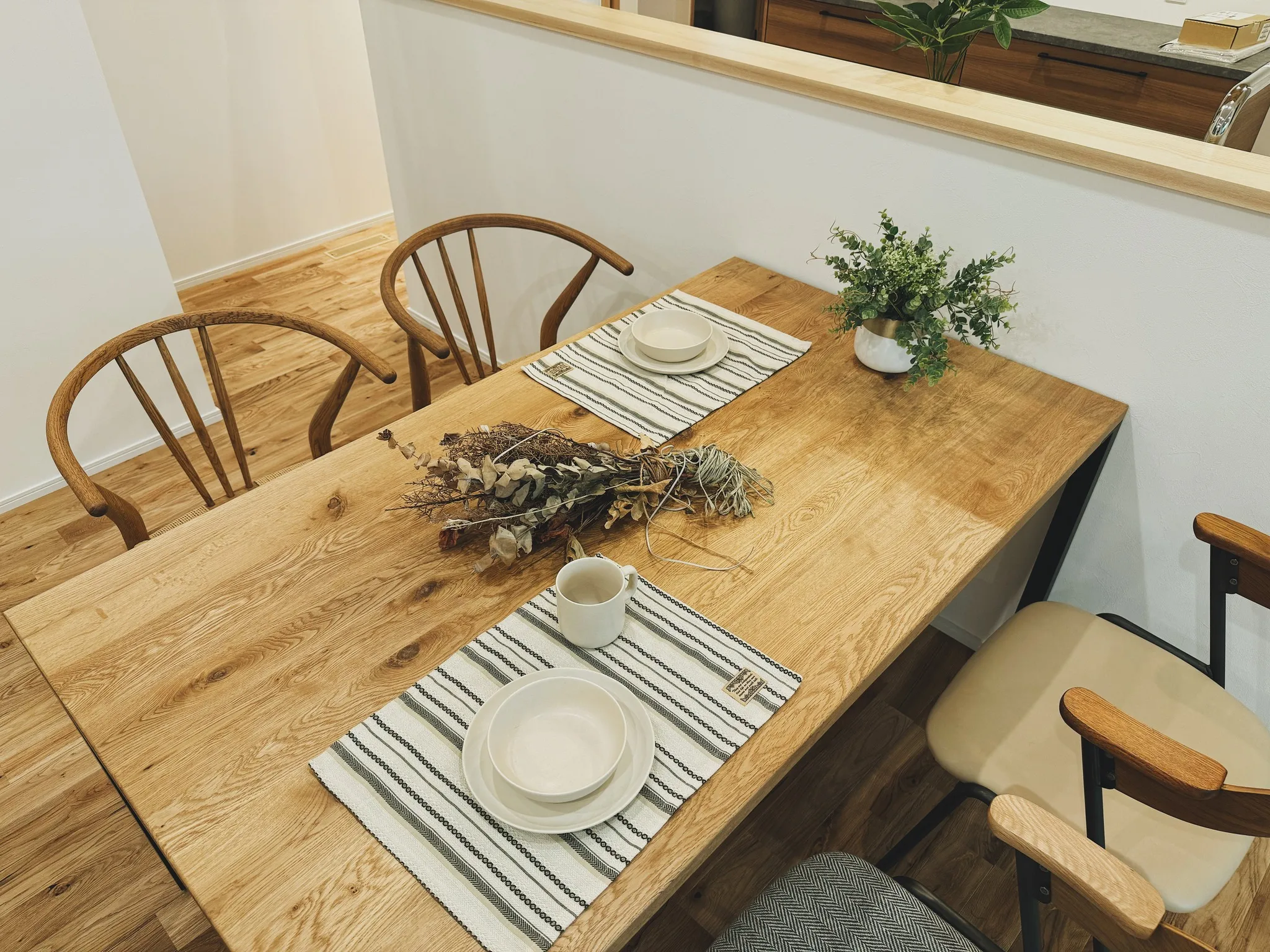 【納品事例】 大分県中津市の新築に家具・雑貨一式をコーディネ...