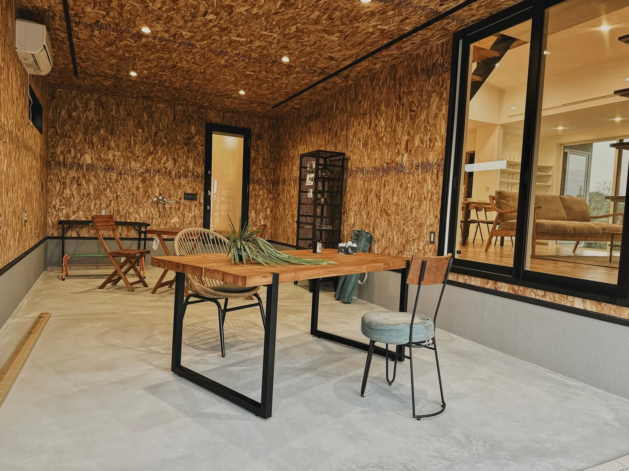 【納品事例】 大分県中津市の新築に家具・雑貨一式をコーディネ...