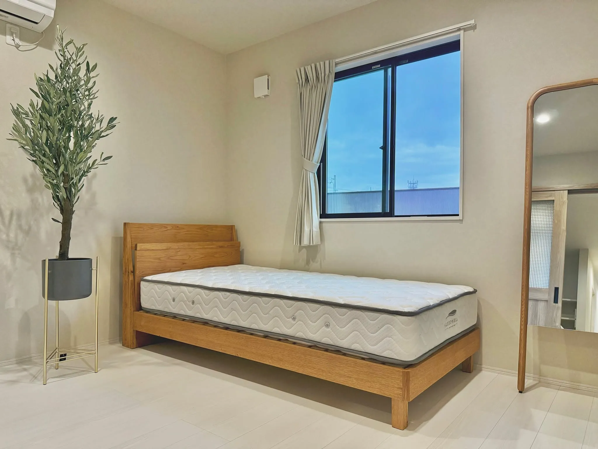 【納品事例】 大分県中津市の新築に家具・雑貨一式をコーディネ...