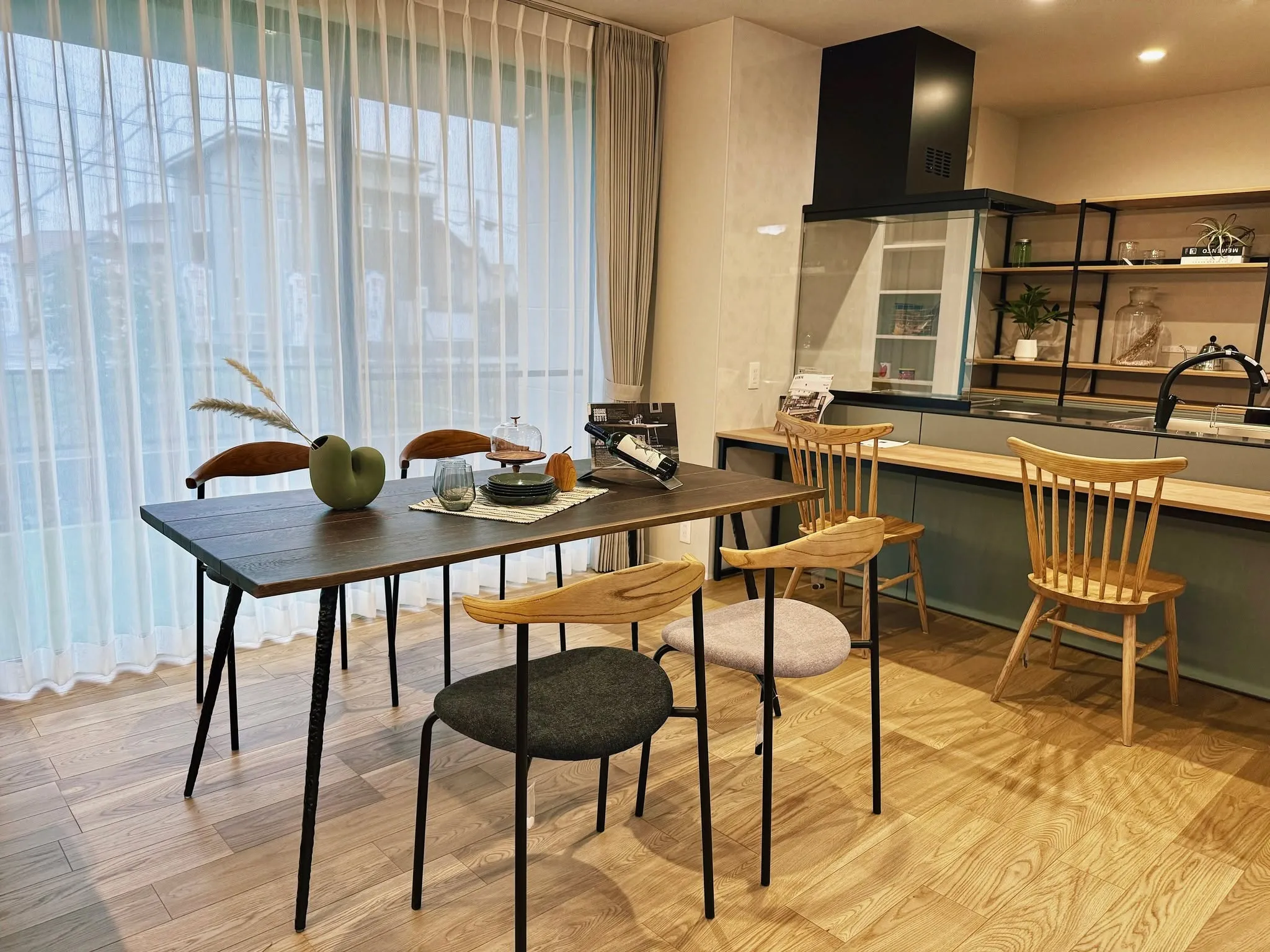 【納品事例】 中津市東浜の建売住宅に家具・雑貨一式をコーディ...