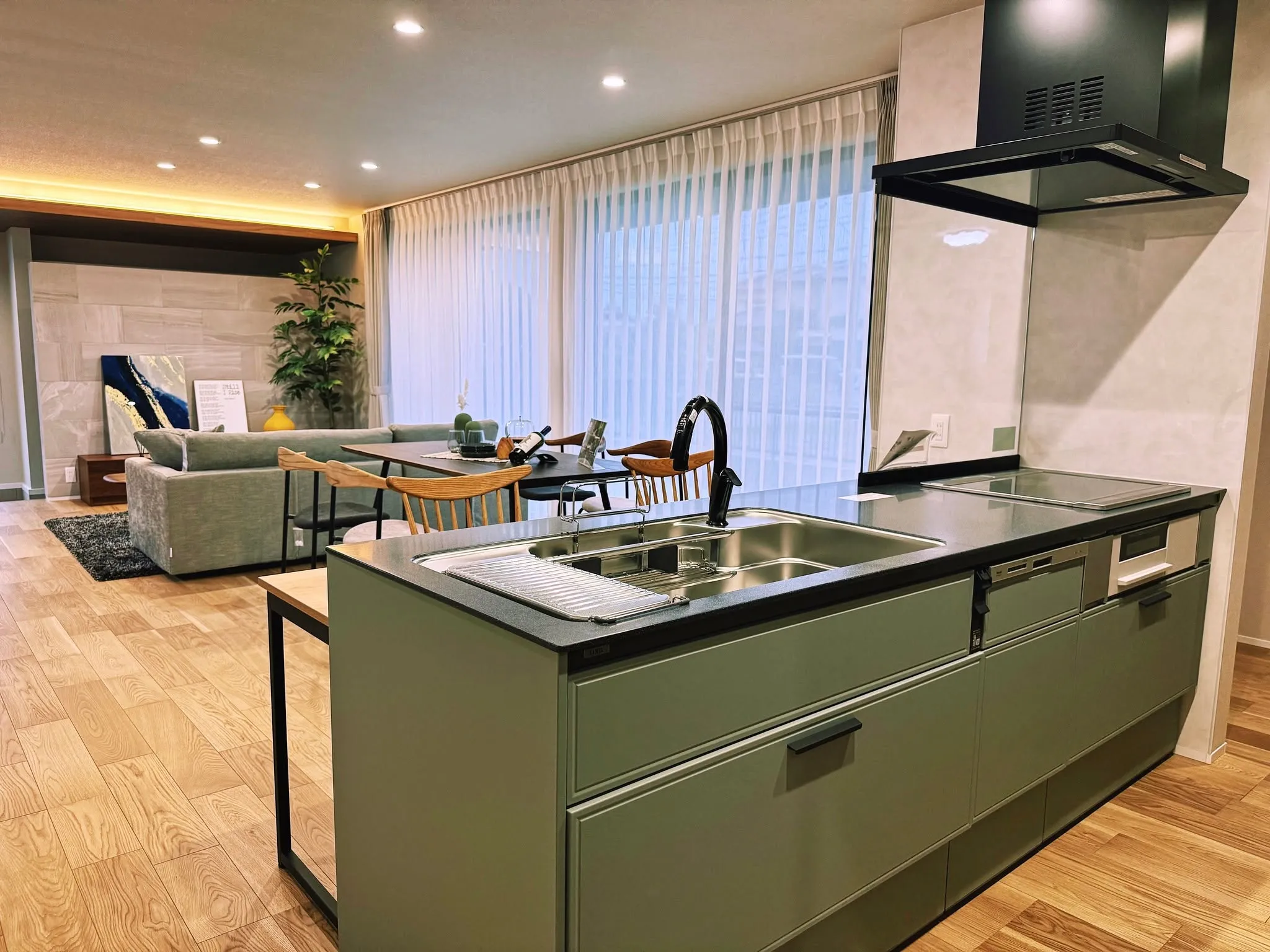 【納品事例】 中津市東浜の建売住宅に家具・雑貨一式をコーディ...