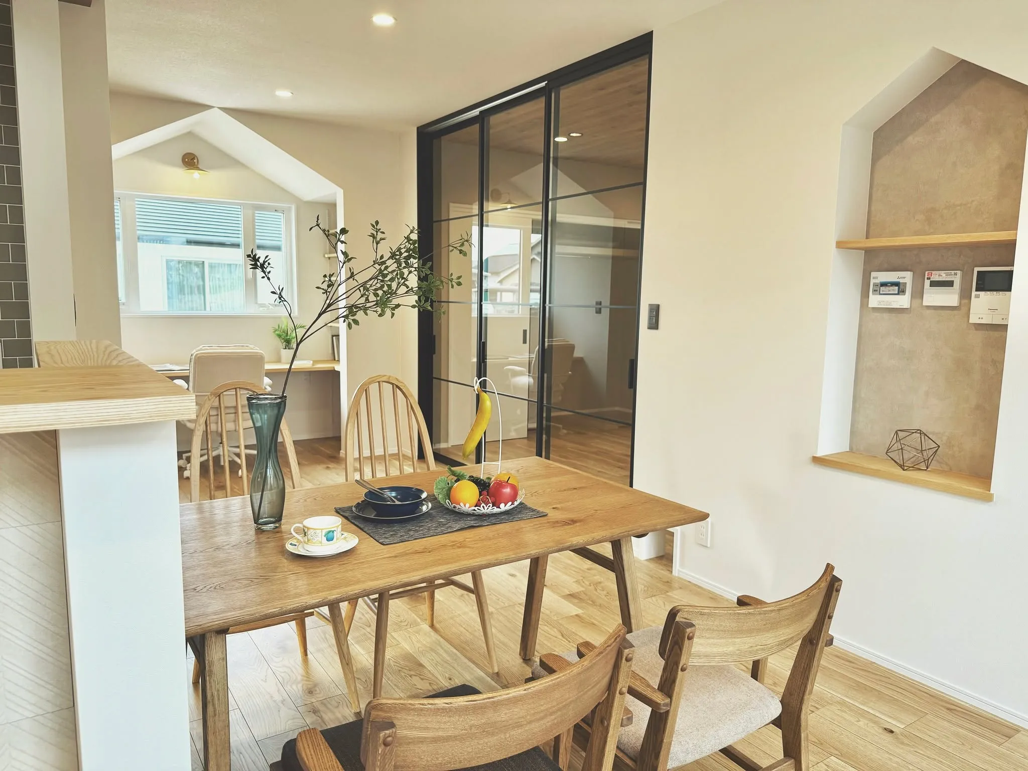 【納品事例】 中津市の新築に家具・雑貨一式をコーディネートさ...