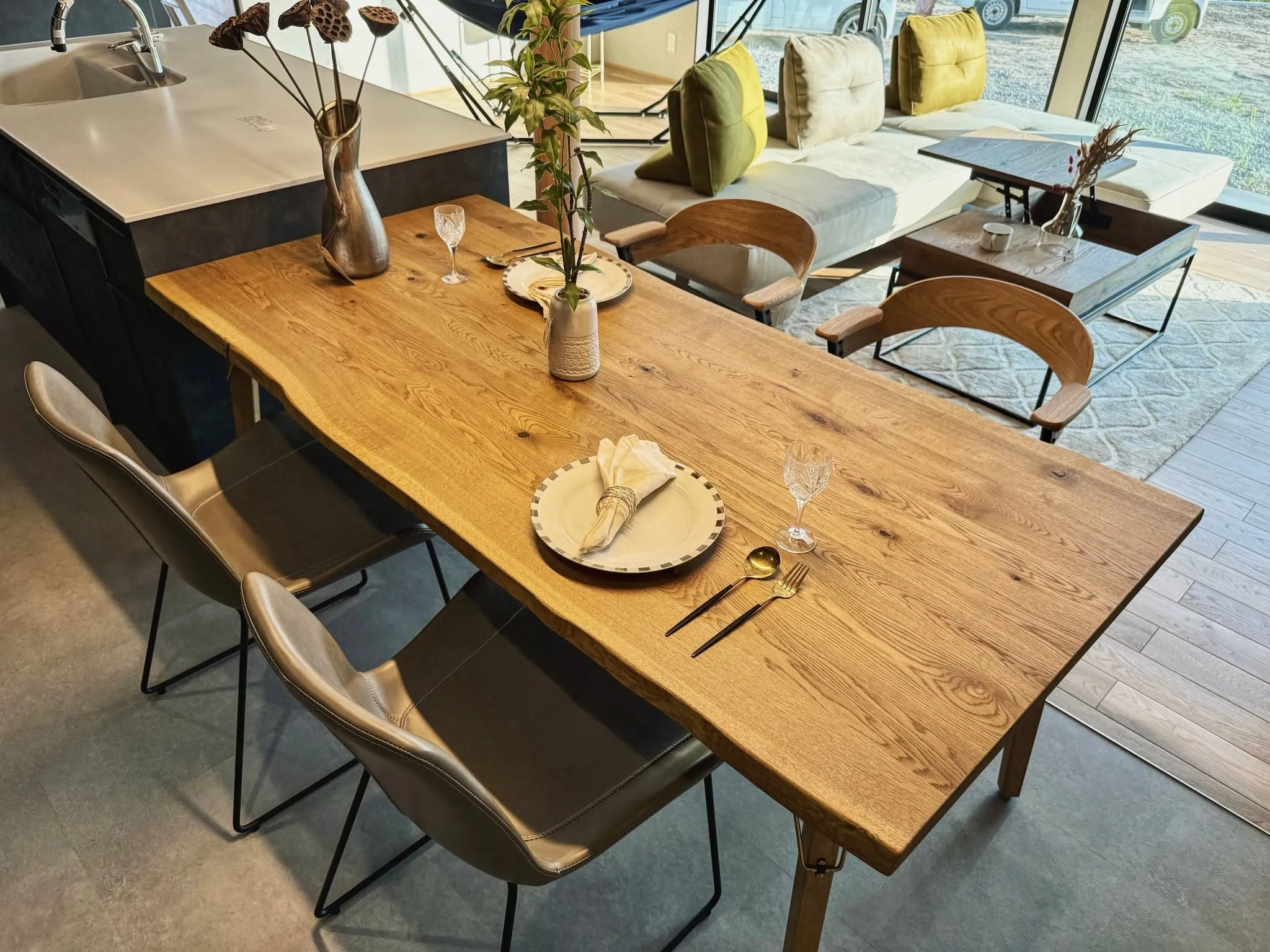 【納品事例】 中津市の新築に家具・雑貨一式をコーディネートさ...