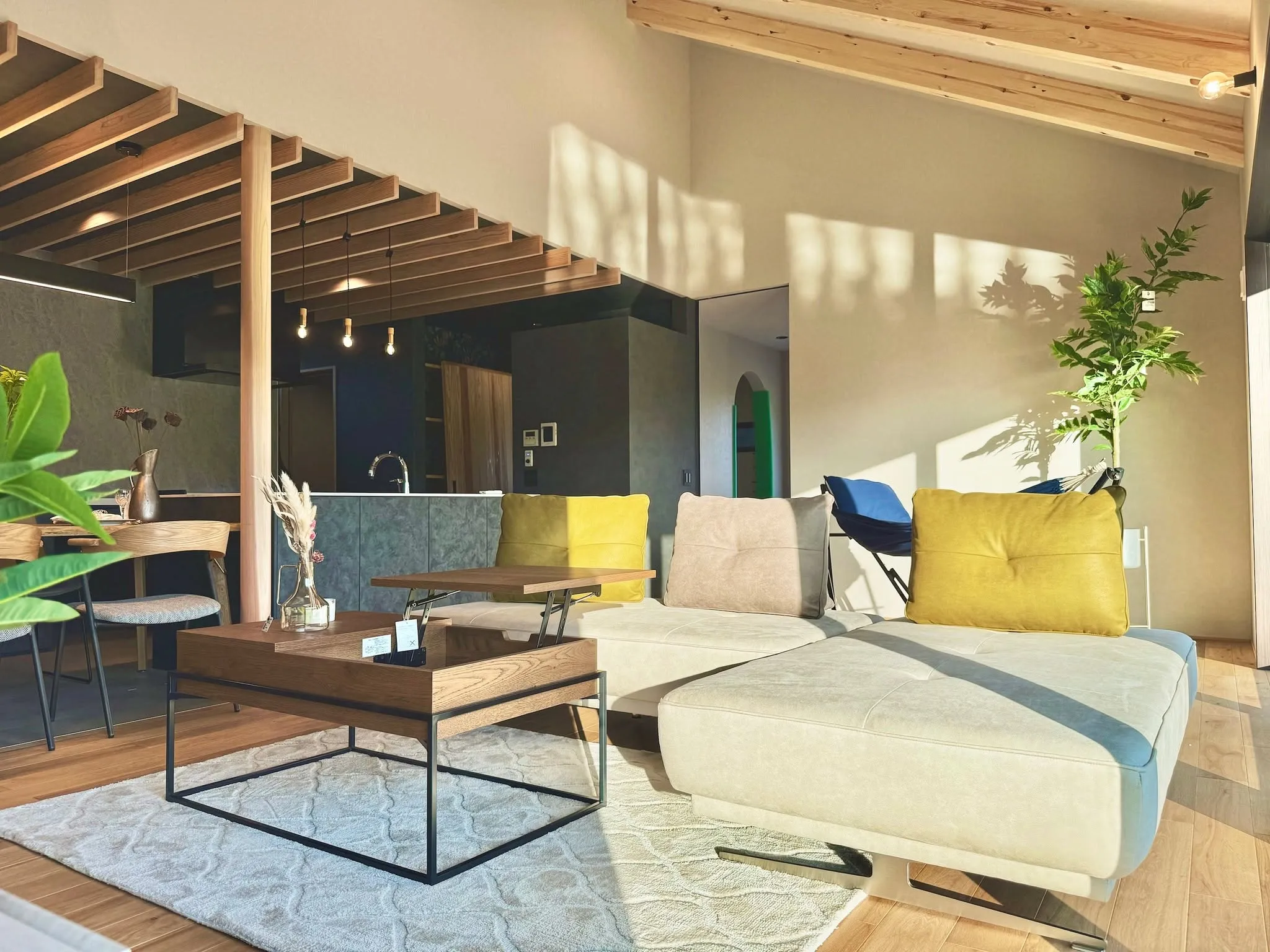 【納品事例】 中津市の新築に家具・雑貨一式をコーディネートさ...