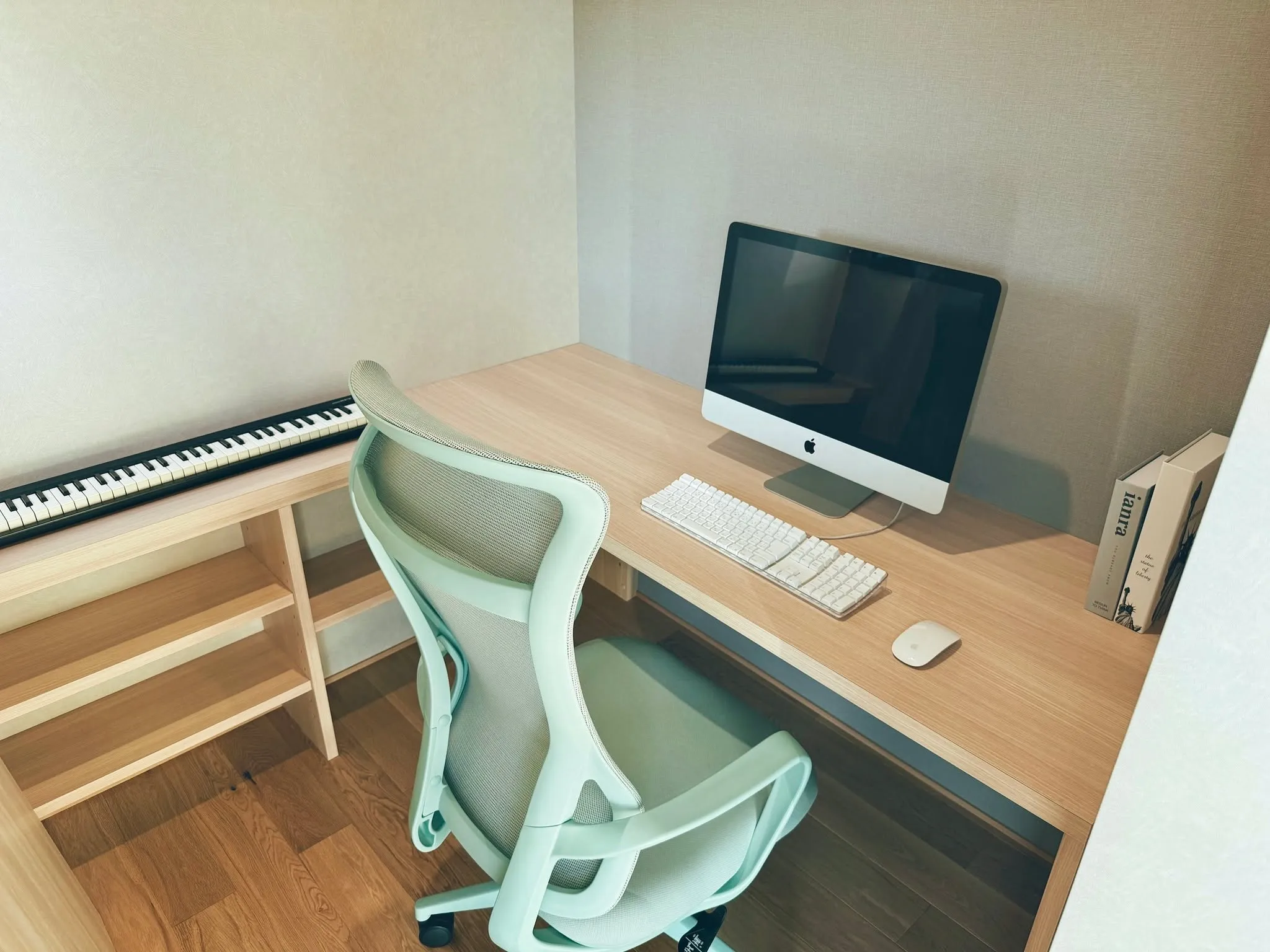 【納品事例】 中津市の新築に家具・雑貨一式をコーディネートさ...