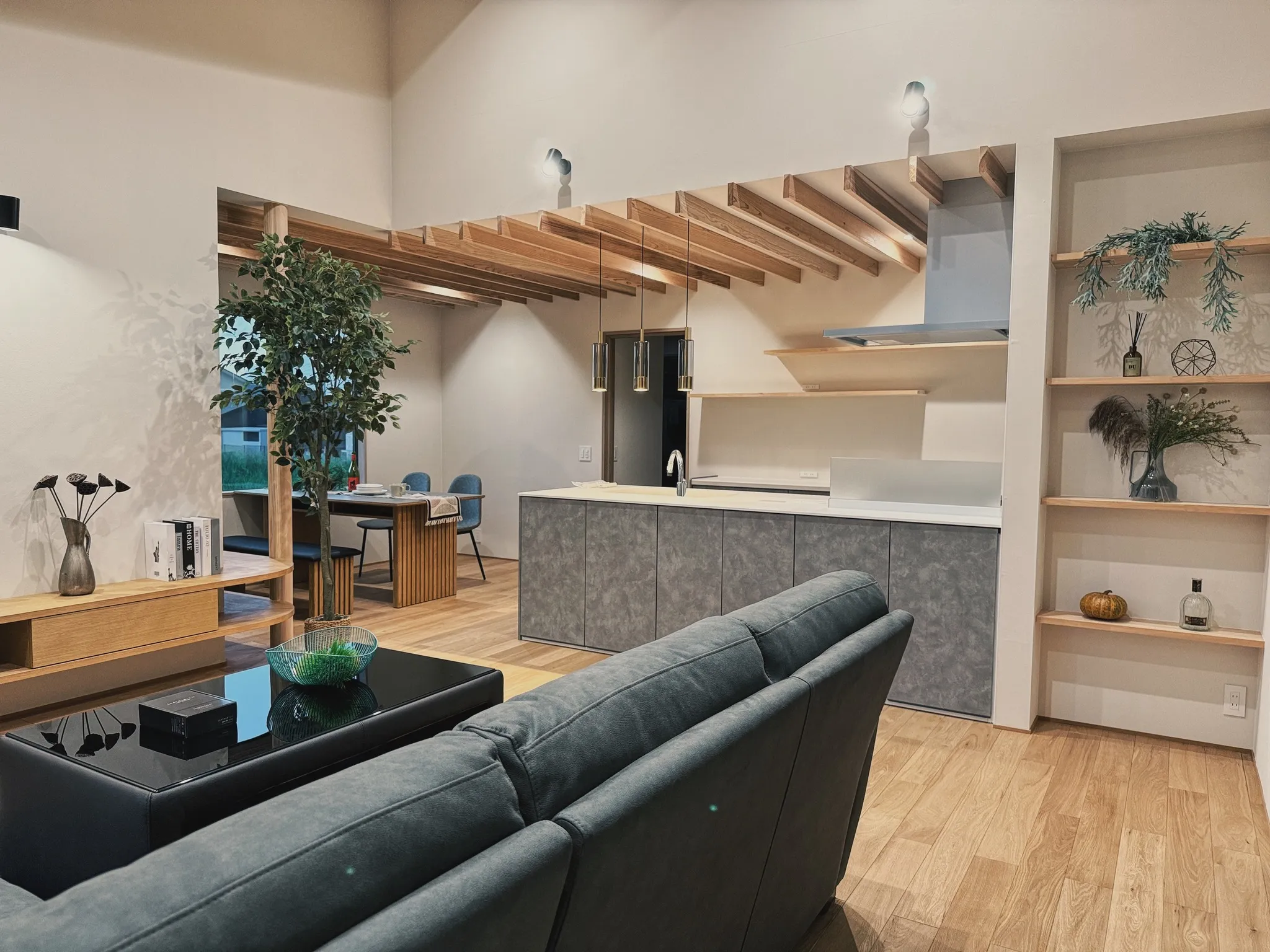 【納品事例】 福岡県築上町の新築に家具・雑貨一式をコーディネ...