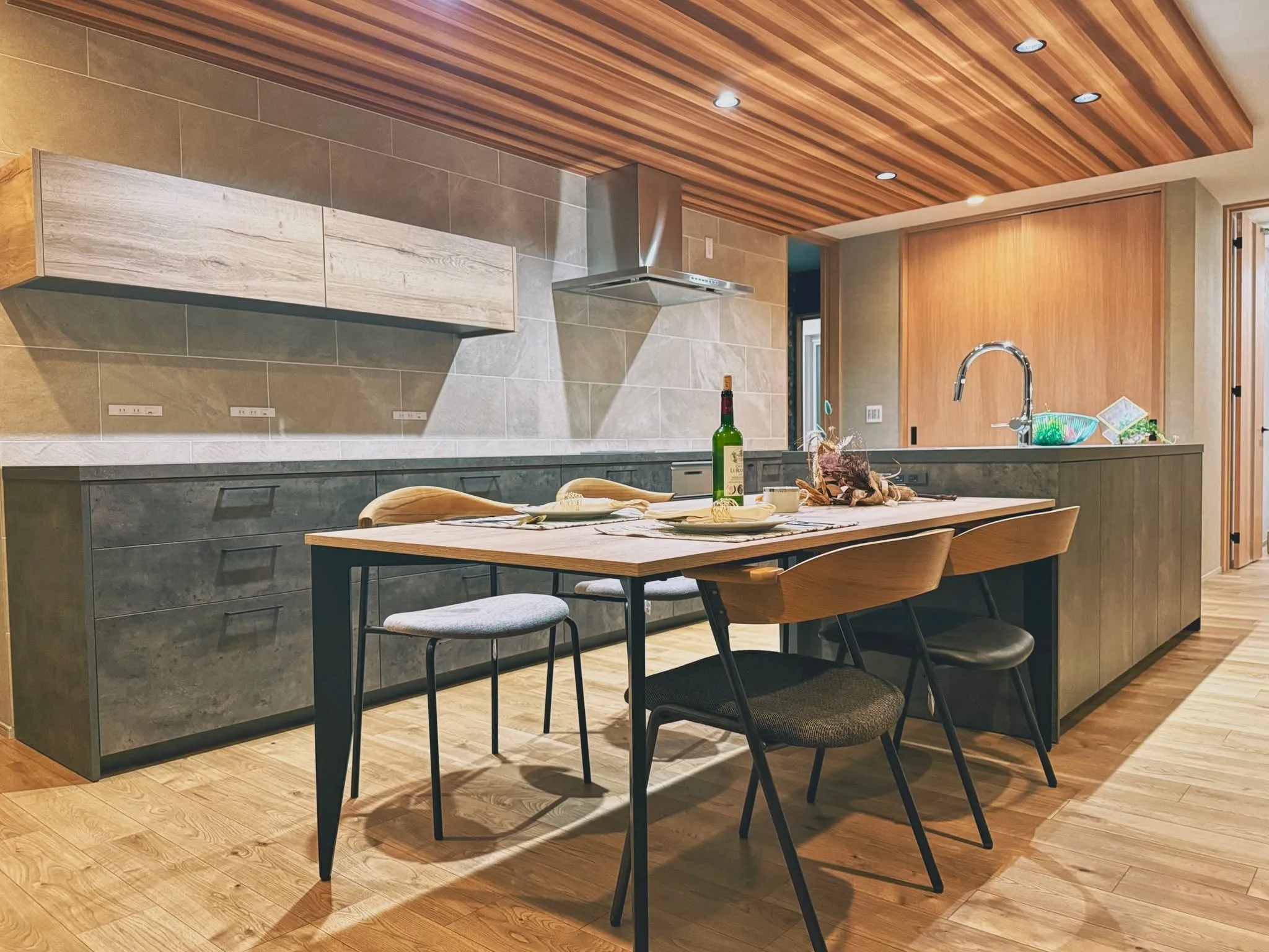 【納品事例】 上毛町の新築に家具・雑貨一式をコーディネートさ...