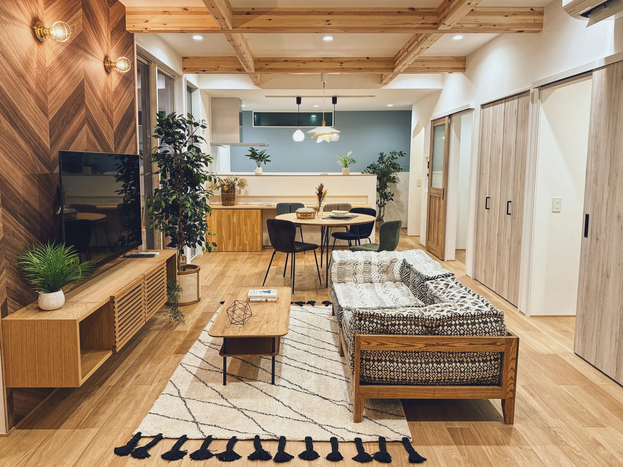 【納品事例】 上毛町の新築に家具・雑貨一式をコーディネートさ...