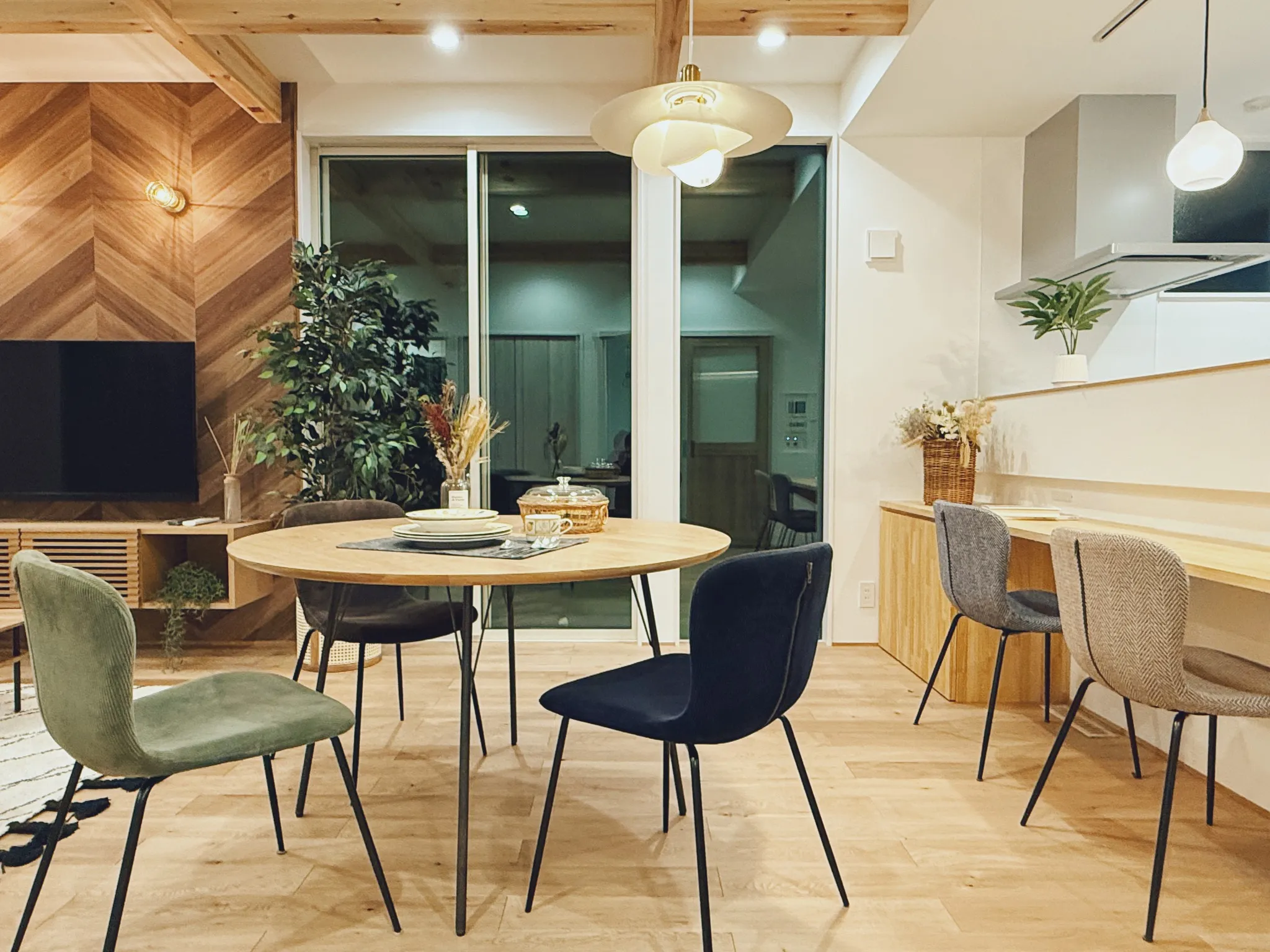 【納品事例】 上毛町の新築に家具・雑貨一式をコーディネートさ...