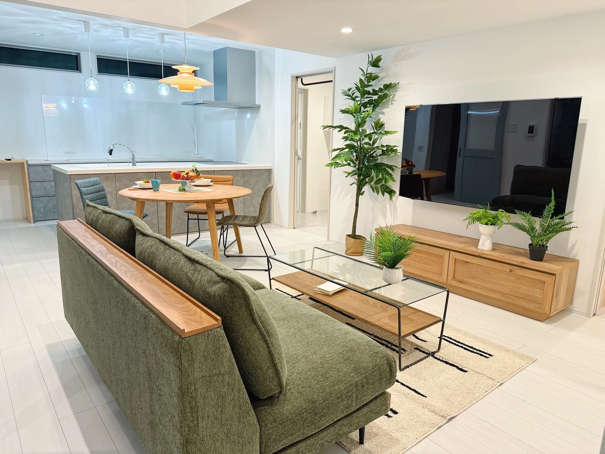 【納品事例】 中津市の新築に家具・雑貨一式をコーディネートさ...