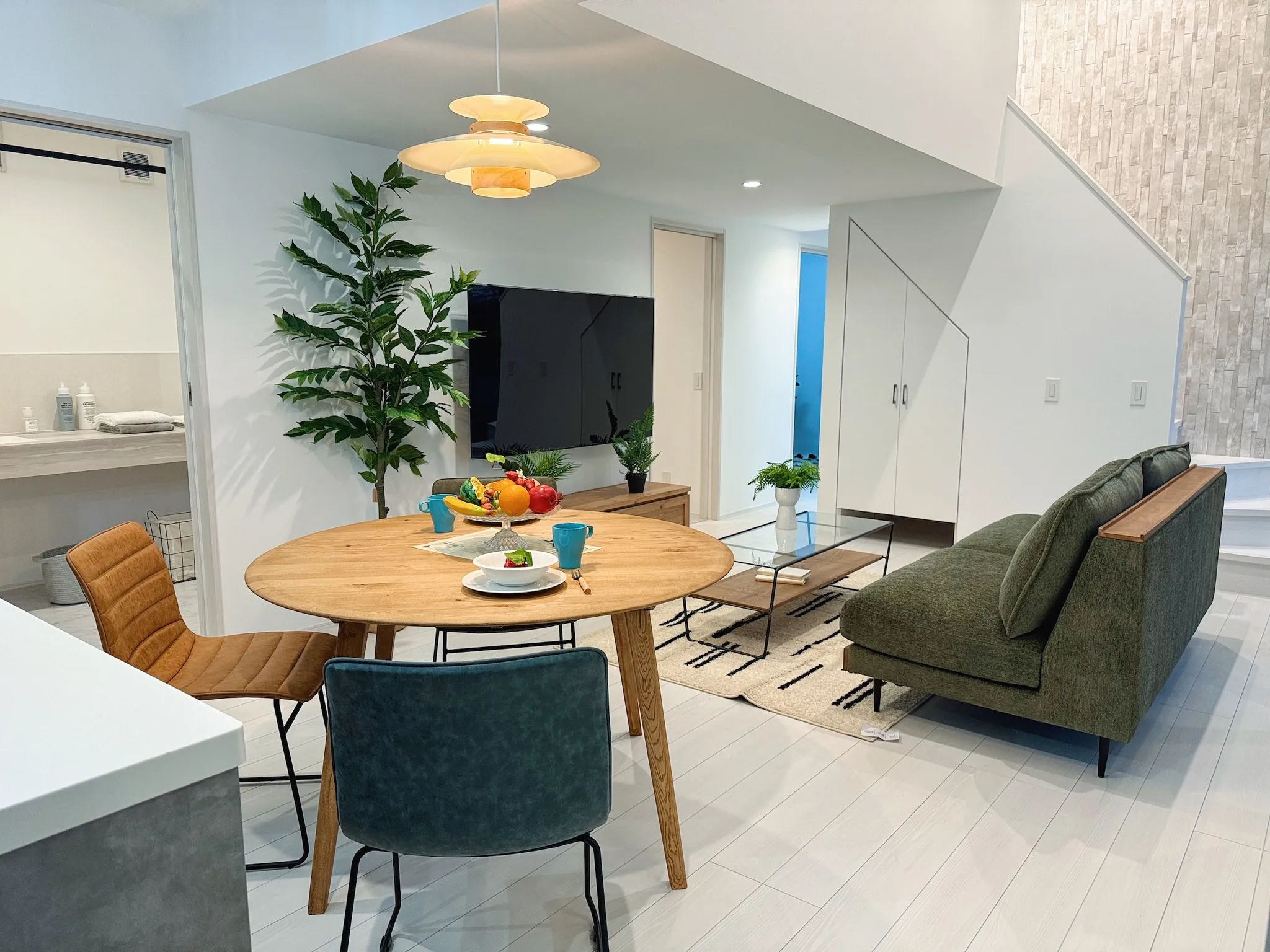 【納品事例】 中津市の新築に家具・雑貨一式をコーディネートさ...