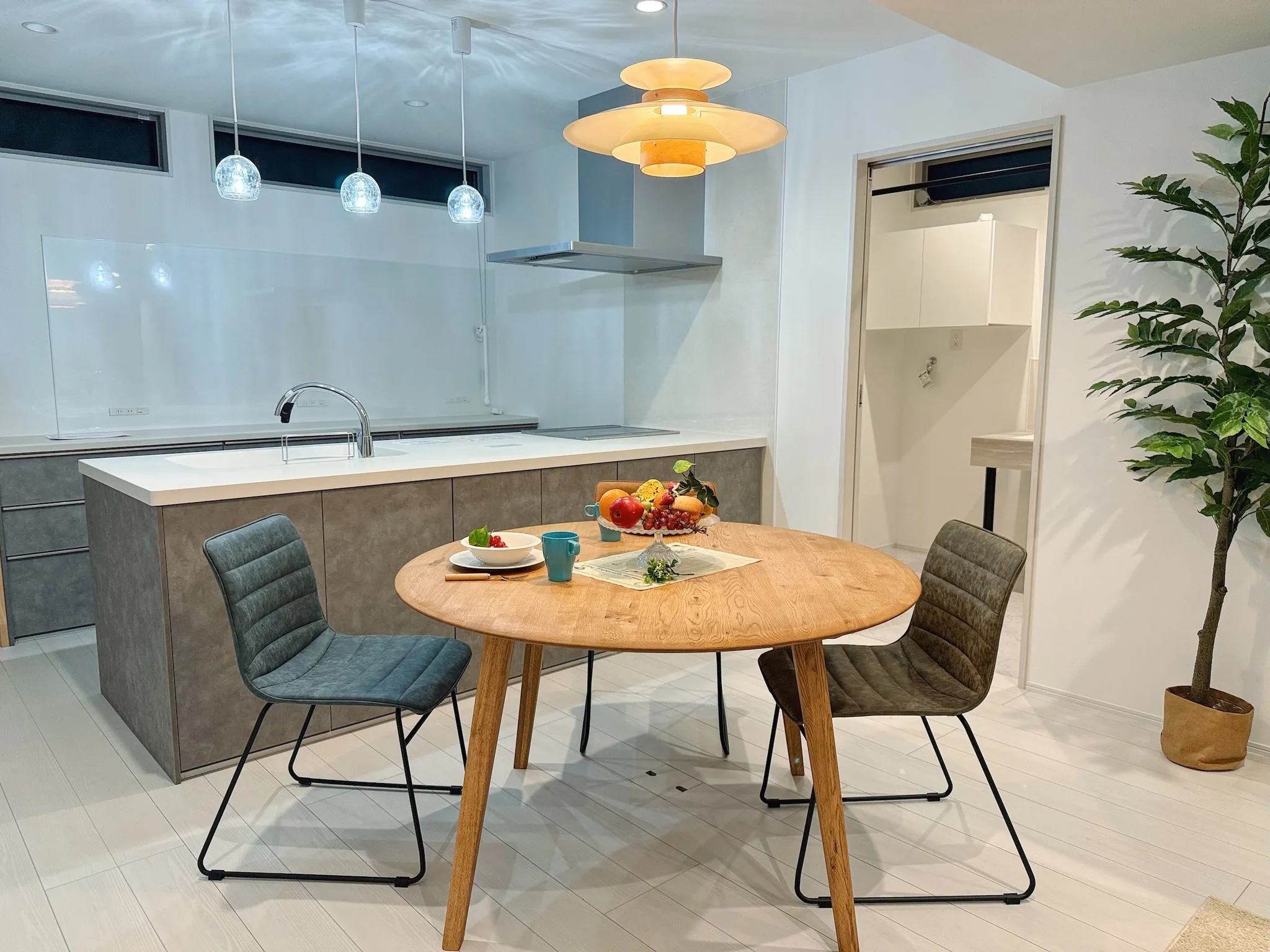 【納品事例】 中津市の新築に家具・雑貨一式をコーディネートさ...