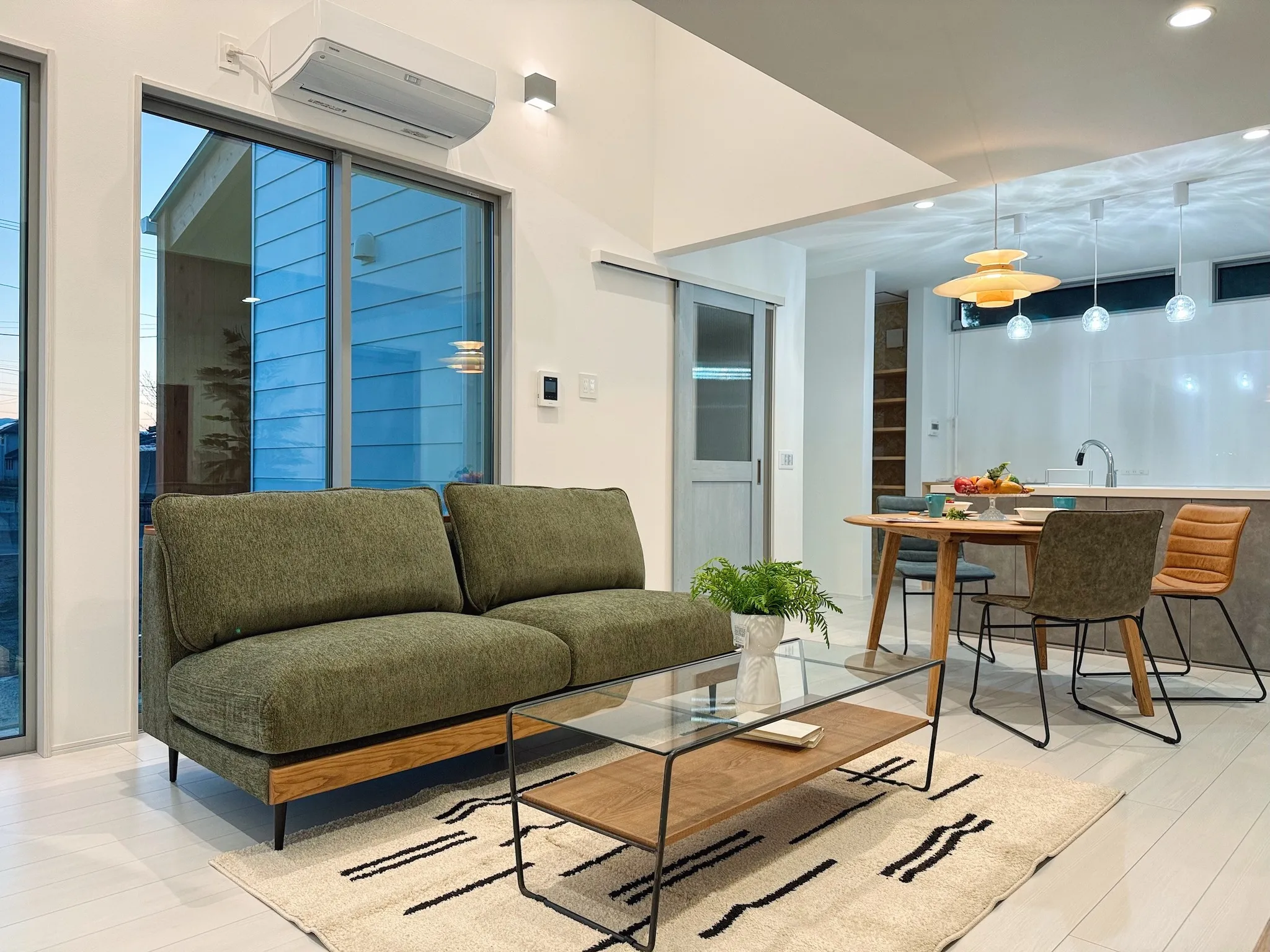 【納品事例】 中津市の新築に家具・雑貨一式をコーディネートさ...