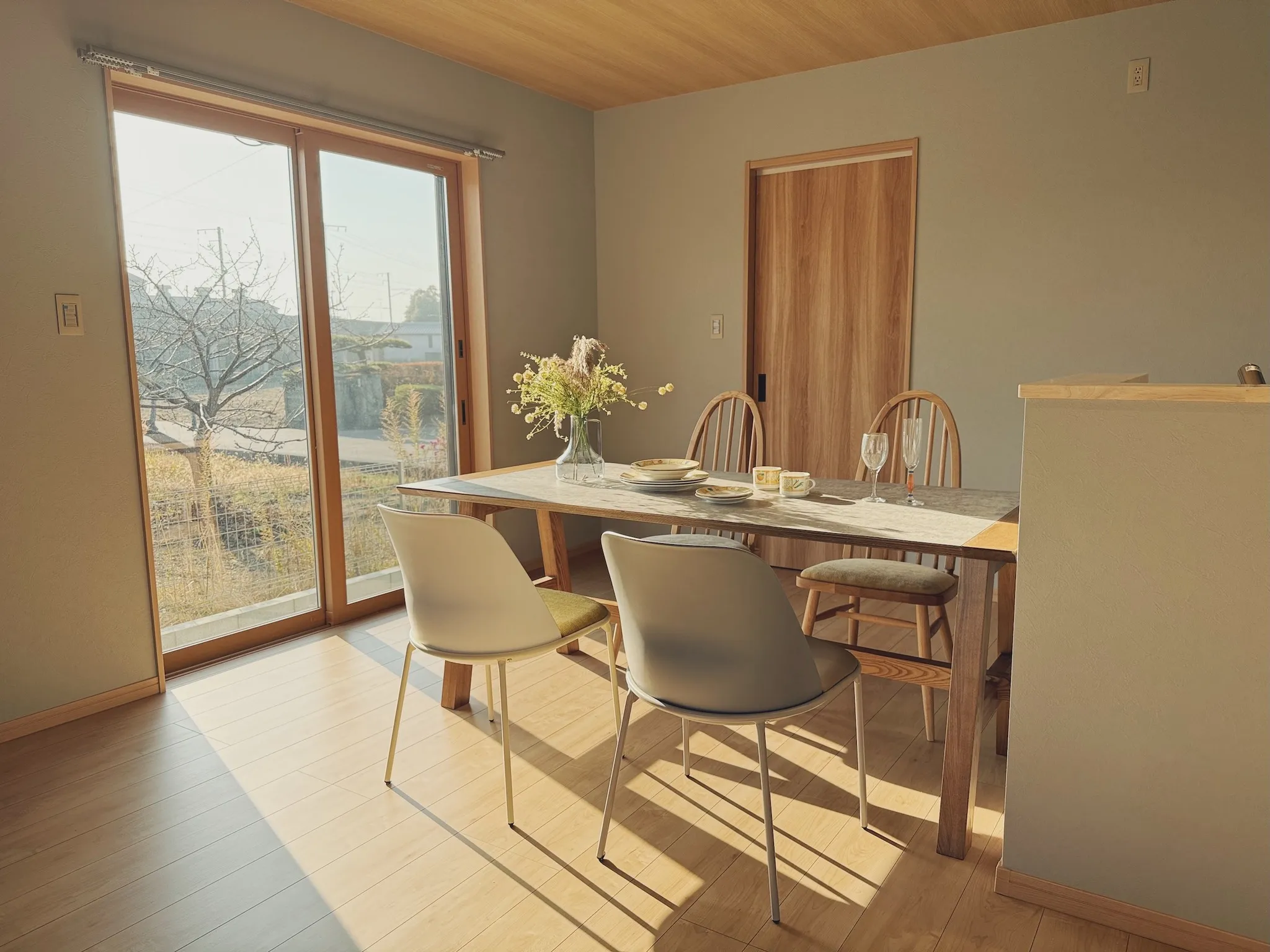 【納品事例】 中津市の新築に家具・雑貨一式をコーディネートさ...