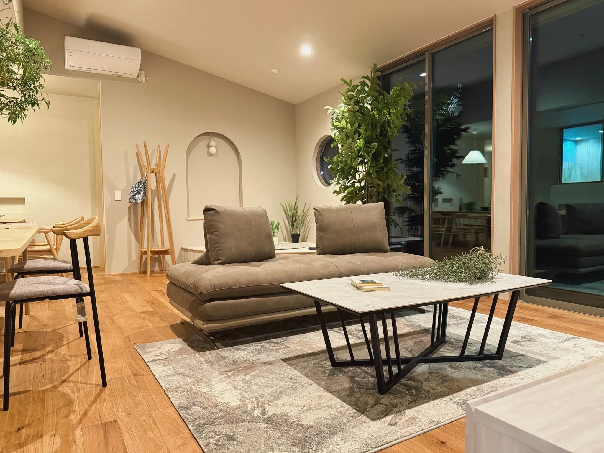 【納品事例】 中津市の新築に家具・雑貨一式をコーディネートさ...