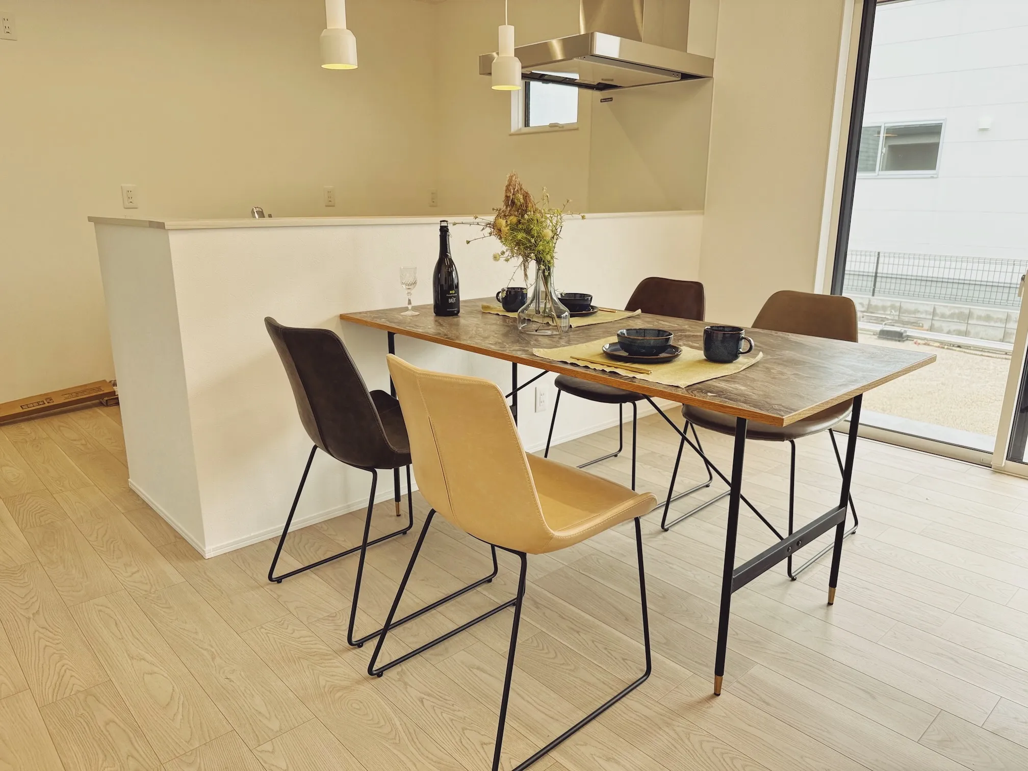 【納品事例】 中津市の新築に家具・雑貨一式をコーディネートさ...