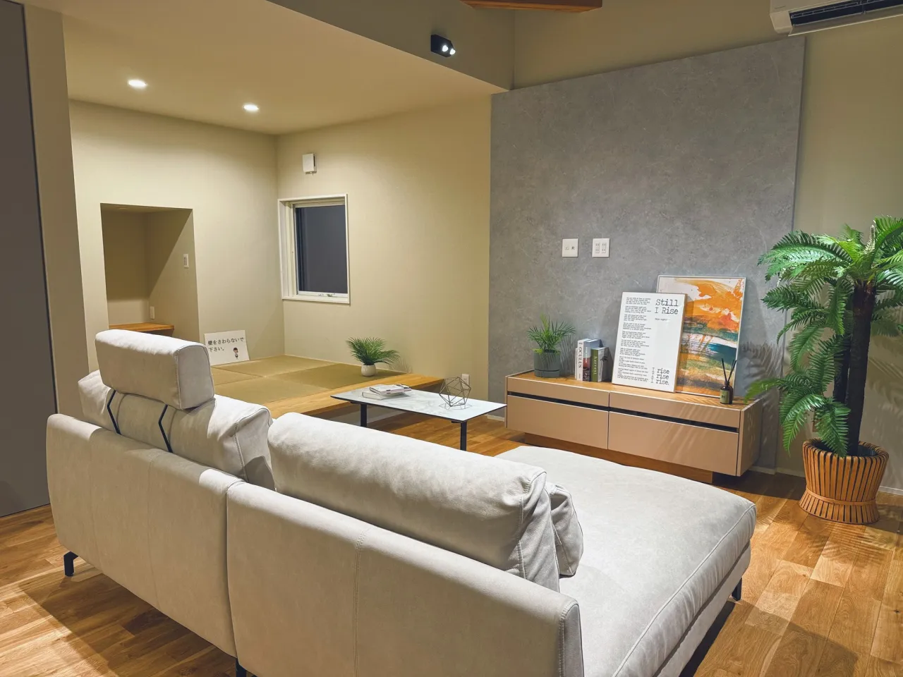 【納品事例】中津市のモデルハウスに家具・雑貨一式を�コーディ...